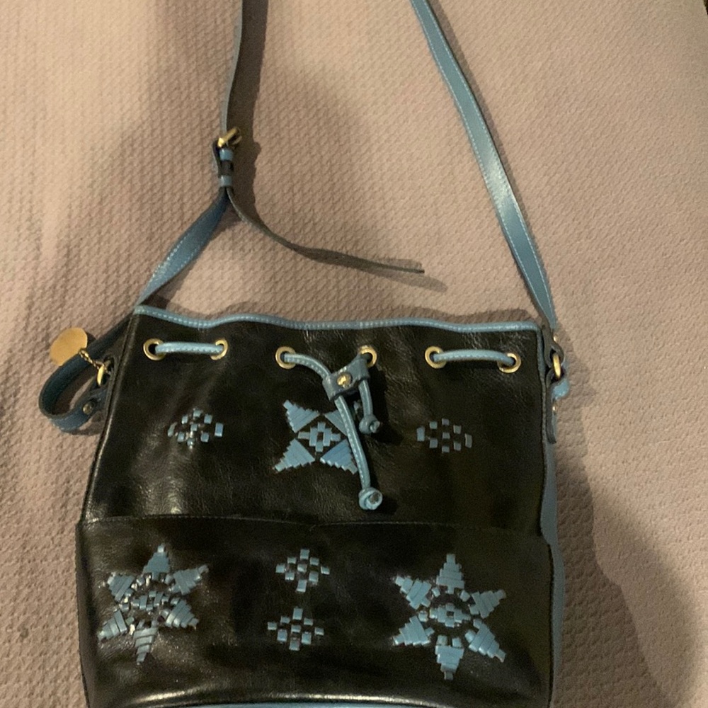 Beautiful like new Patricia Nash bucket crossbody or shoulder bag.
